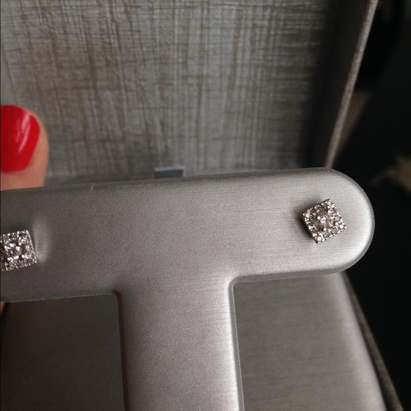 Zales diamond necklace and earrings