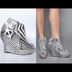 Jeffrey Campbell Tribal Black&White Tick Booties