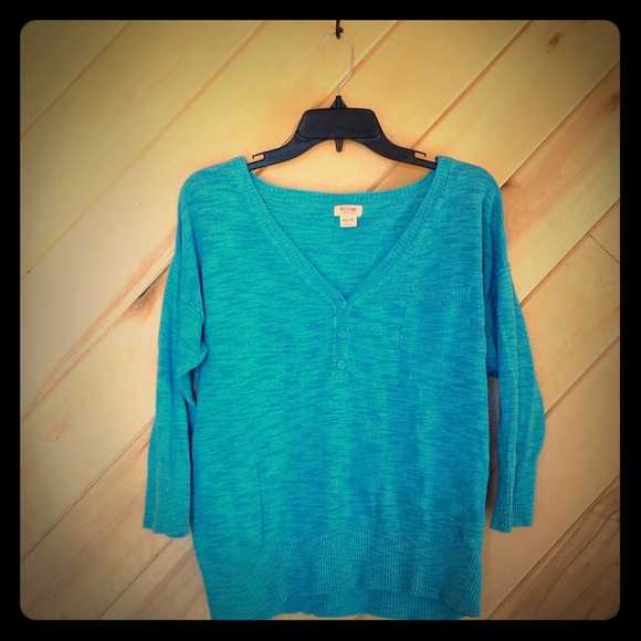 Blue Pullover - Picture 1 of 3
