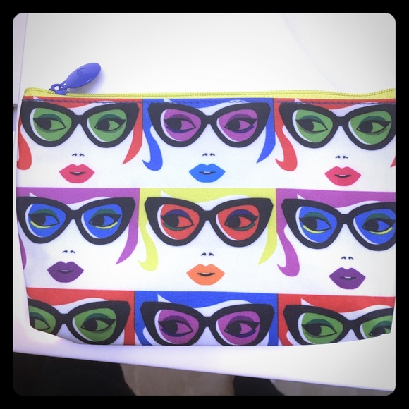 Cosmetic bag