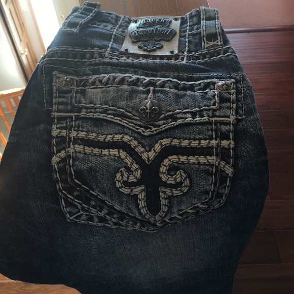 Men's slim straight  Rock Revival in a 28 r