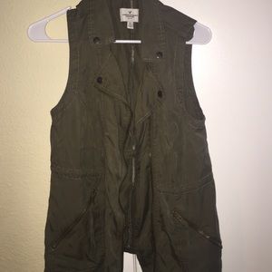 AE vest