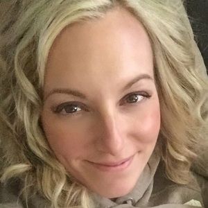 Meet your Posher, Maxine