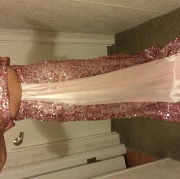 Pageant/prom/homecoming - Picture 3 of 4