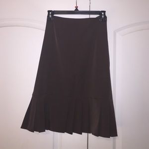 Classic Fitted Skirt With Pleated Bottom