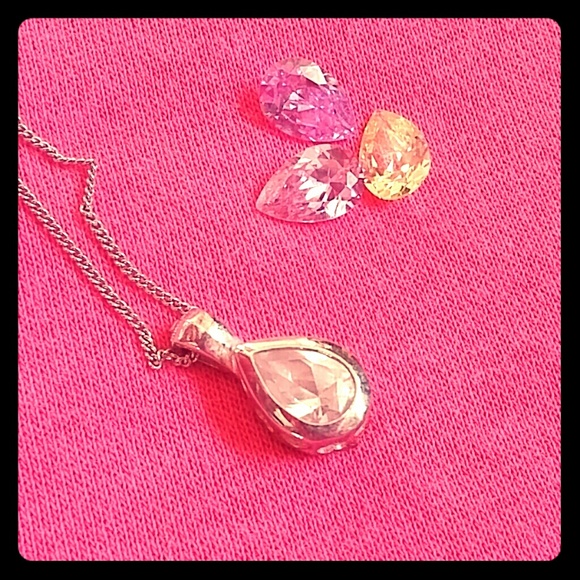 Interchangeable stone necklace