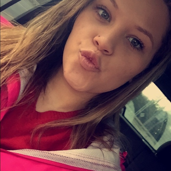 Meet your Posher, Nathalya