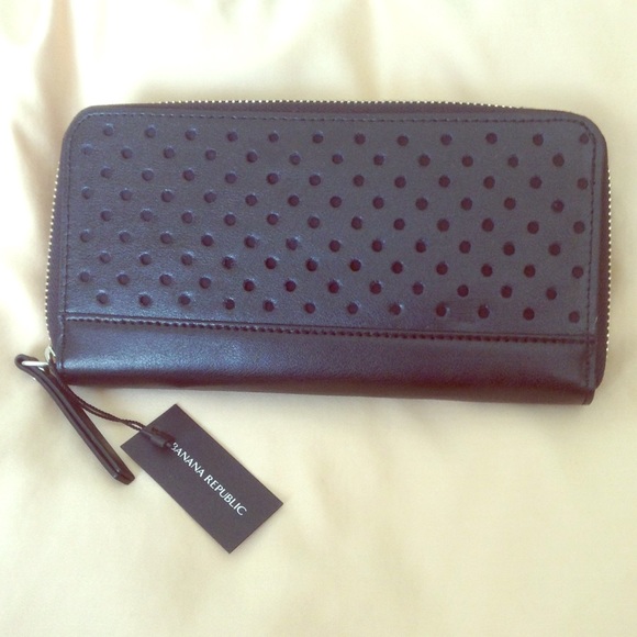 Banana Republic Leather Zipper Wallet