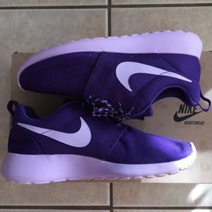 Nike RosheRun purple women's size US 8 shoes