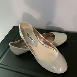Steve Madden Grey Flats