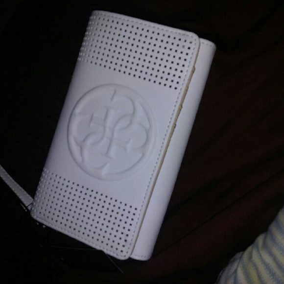 Guess wallet