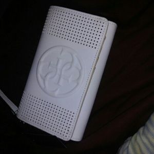 Guess wallet
