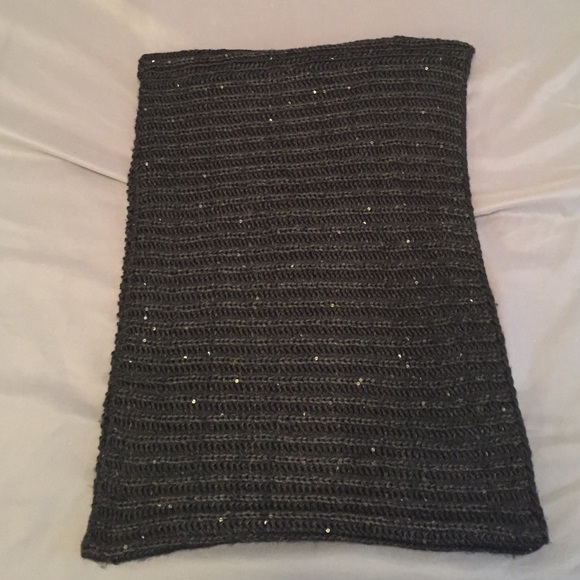 Sequence infinity scarf