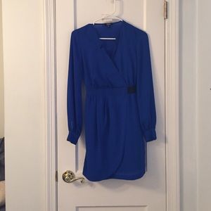 Long sleeves belted dress