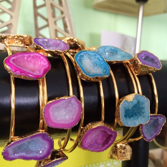 Druzy cuff bracelet - Picture 2 of 4