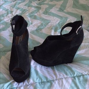 "Kalypsso" Suede Steve Madden Wedges