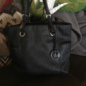 **SOLD** MK Jet Set blk with silver hardware