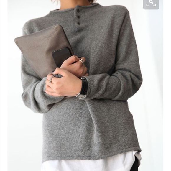 **ISO** GREY FLEECE BUTTON PULLOVER (HENLEY)