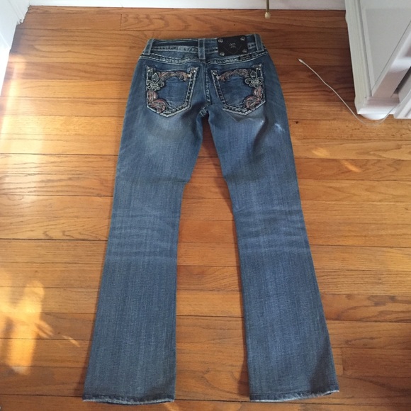 Never worn Miss Me jeans size 27