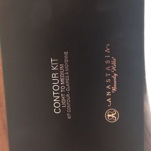 Anastasia Beverly Hills Contour Kit