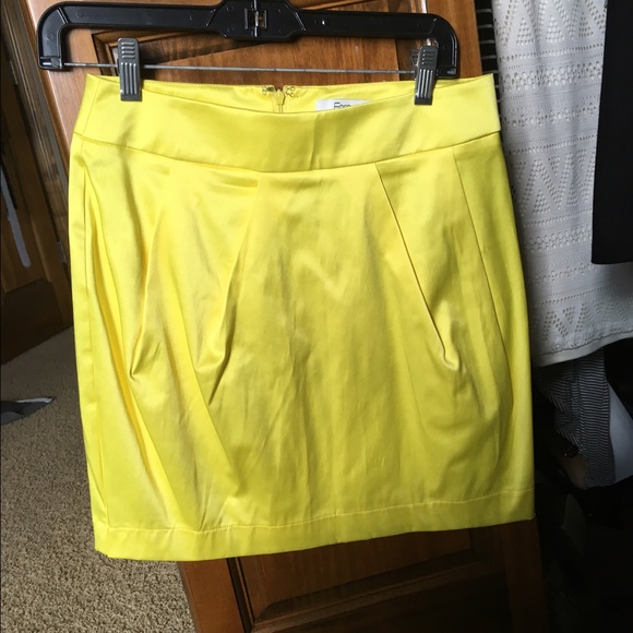 Yellow mini skirt