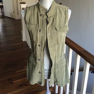 Sanctuary camo green vest.