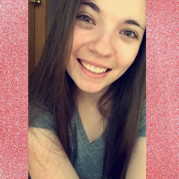 Meet your Posher, Tia - Picture 1 of 1