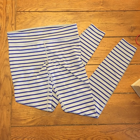 ❌SOLD Under Armour gray blue stripped leggings