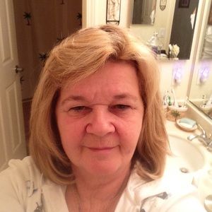 Meet your Posher, Debby