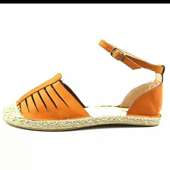 Qupid Shoes - Hurache flats. Cognac brown. Leather. 8. NWT