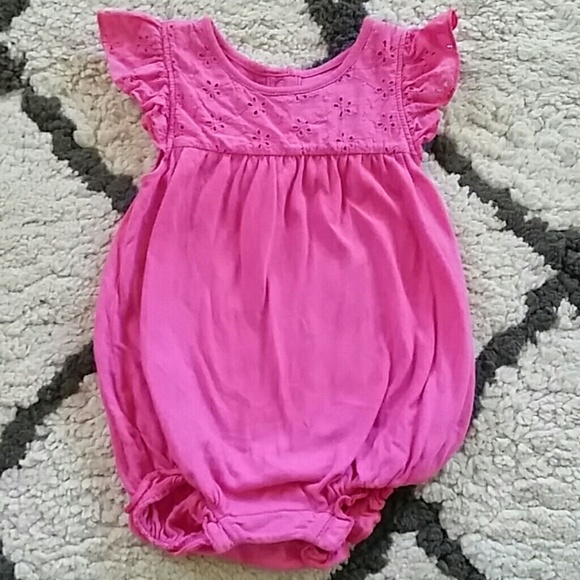 Old navy flutter sleeve romper 3-6 months EUC - Picture 1 of 1