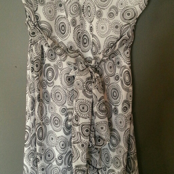 Flowy Dress with Great Pattern! - Picture 3 of 3