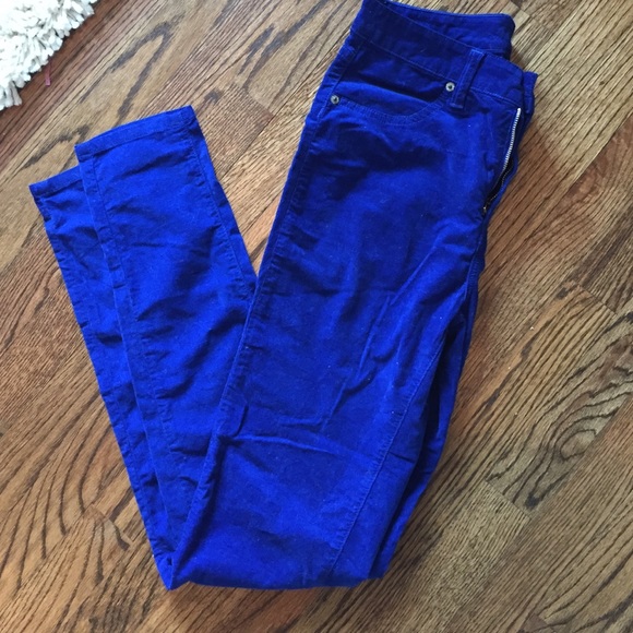 High- waisted blue CARMAR jeans!!
