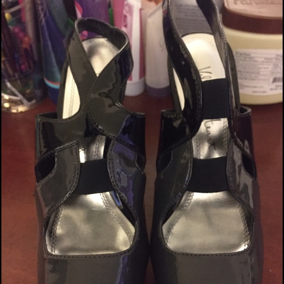 Black cross heels - Picture 3 of 4