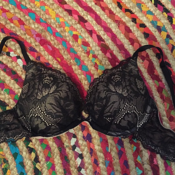 VS lace bra