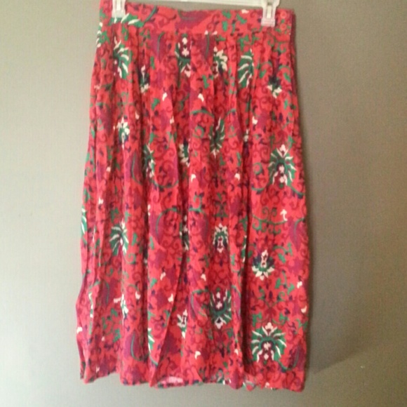 Tea length skirt with pockets!