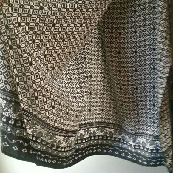 Versatile Wrap Around Skirt - Picture 3 of 3