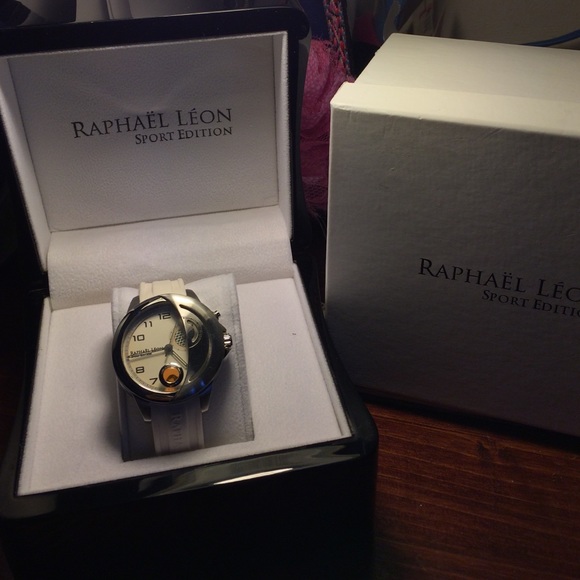 Raphael Leon watch
