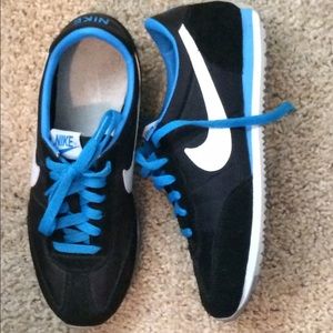 Cute Nikes, gently used
