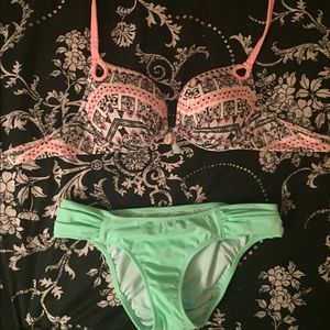Victoria secret bikini 32B top XS bottoms