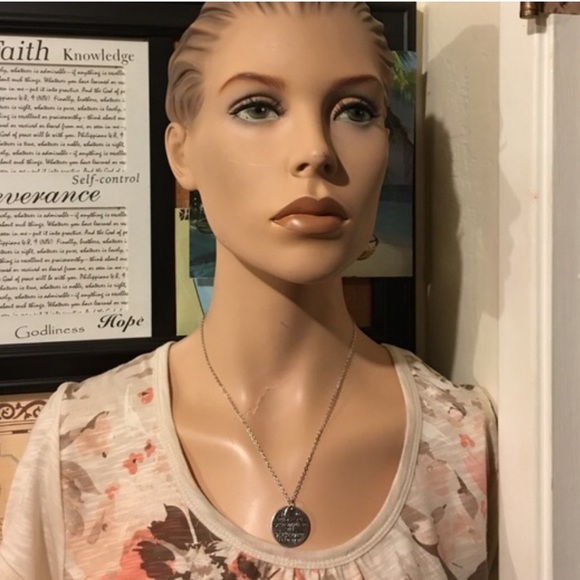 Grand mother & Grand daughter Necklace - Picture 3 of 4