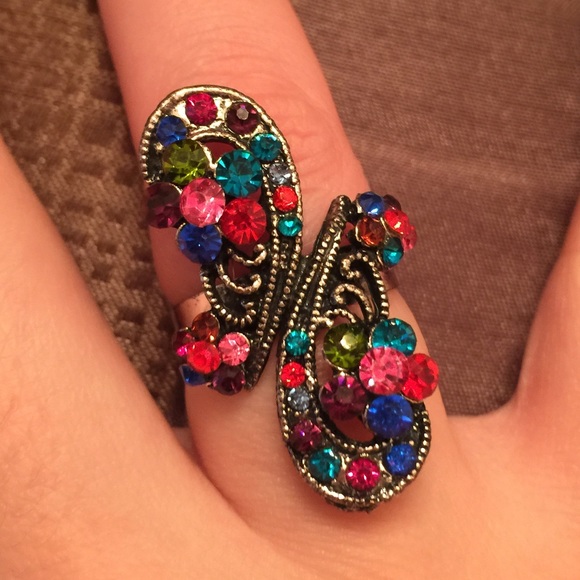 Ring - Picture 1 of 2