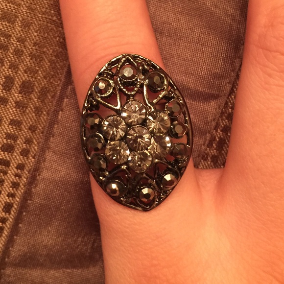 Ring - Picture 3 of 3