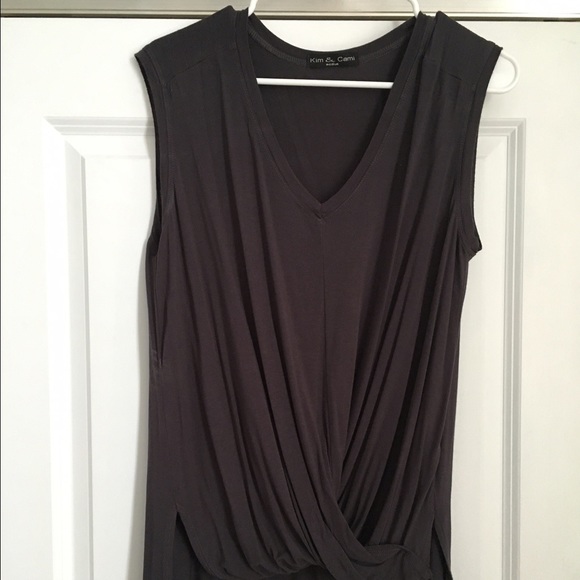 Sleeveless v neck blouse