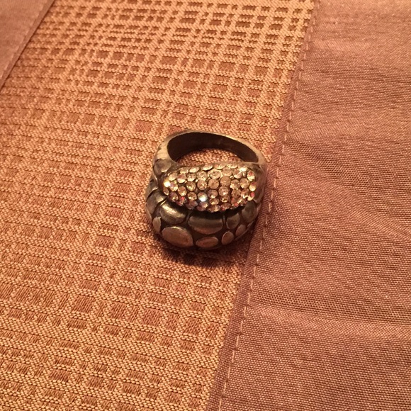 Ring - Picture 3 of 4