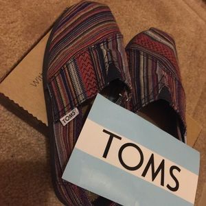 ❌SOLD❌Kid's TOMs shoes for girls!