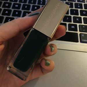 Dolce&gabbana nail polish in deep forest green