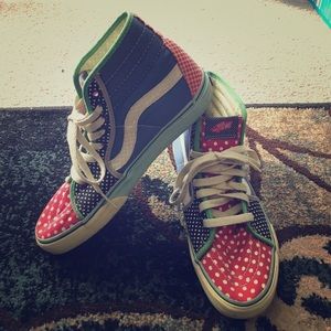 Vans! Off The Wall! Limited Edition Retro Pair!