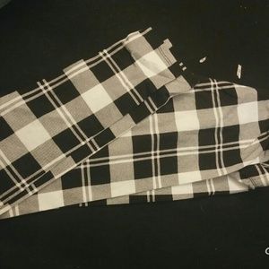 Plaid black and white leggings