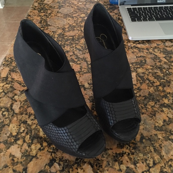 Jessica Simpson Black Pumps